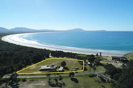 Crowdy Head House | A Wave From It All