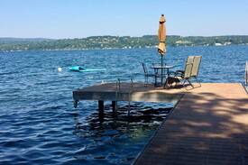 Holcomb Cabin | Canandaigua Lake Cottage & Bunk House on the Lake