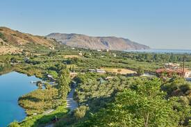 Kavallos Villa | Spacious Getaway by Lake Kournas