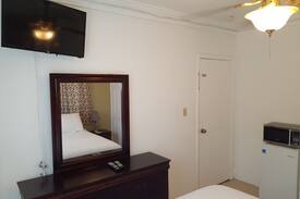 Westwind Bed & Breakfast | Golden Palm B & B Guava Suite