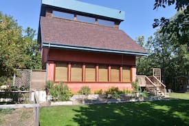 Manitoba House | The Rustling Oak Guesthouse