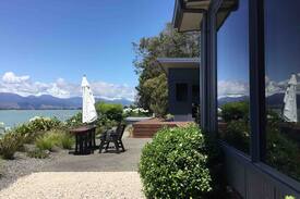 Mapua Bed & Breakfast | Mapua on the Water Bed & Breakfast w Spa and Pool