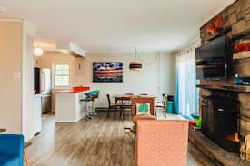 Sauble Beach Cabin | Sauble Dream -Lakeshore. Steps from BEACH & LAKE!