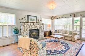 Lincoln City House | Eileen's Cottage - Charming Home and Large Garden Right On Siletz Bay