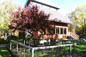 Manitoba House | The Rustling Oak Guesthouse