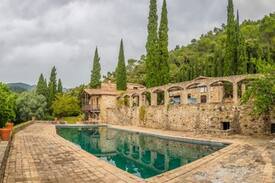 Canet d'Adri Villa | Old farmhouse in Canet d'Adri