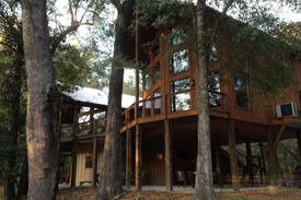 Eastabuchie Villa | Lazy Leaf River Estate