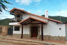 Santa Cruz House | Resting in the valleys. Casa Rustica. RUSTIC HOUSE