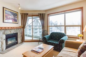 Upper Village Apartment | WHISTLER PH 441~Ski-In/Ski-Out~Aspens on Blackcomb