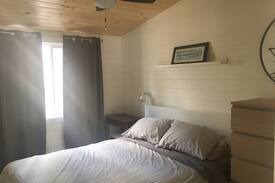 Wasagaming Cabin | Alice’s Palice - Walk to Wasagaming /Clear Lake!