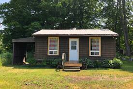 Wasaga Beach House | Cute Cottage for Fun and Relaxation