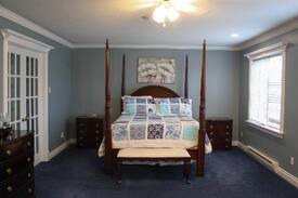 Deer Lake House | Humberview Bed & Breakfast Grand Suite