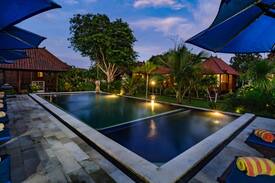 Mushroom Bay Villa | Near The Beach and Super Cozy