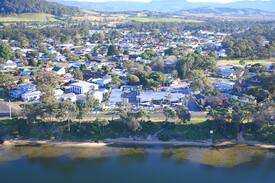 Shoalhaven Heads Hotel | Hedys Riverside Accommodation - Motel Rooms
