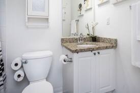 Whitby House | Amazing Home for all Guests(Long Term & ShortT)