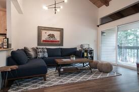 Carnelian Woods House | NorthCamp: Updated getaway 2 blocks from Lake!
