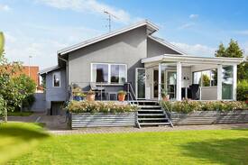 Soborg House | Cosy house with beautiful garden