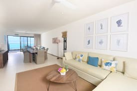 Blue Bay Villa | 3BR Villa on the beach in Pointe d'Esny