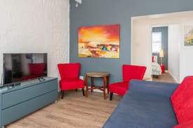 Sea Point Apartment | Sea Point Stunner!