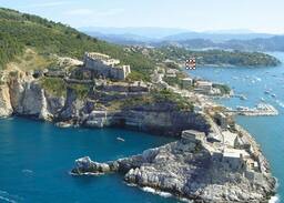 Portovenere House | Portovenere Stylish flat with Jacuzzi on the beach