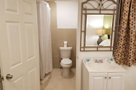 Westwind Bed & Breakfast | Golden Palm B & B Guinep Suite