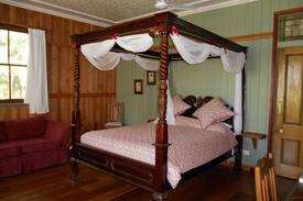 Mount Glorious House | Luxury Mount Glorious rainforest studio