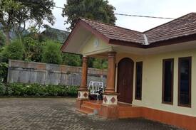Ciloto House | Vila Cemara Taman Safari Indonesia Cisarua Bogor