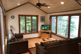 Phelps Cabin | Lac Vieux Desert Lake Front Cabin