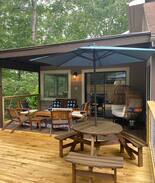Helen Apartment | Oben Retreat,private hot tub, fire pit,pool table