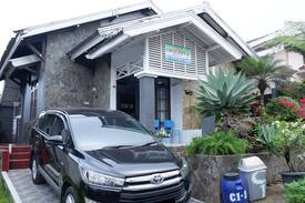 Megamendung Villa | Villa Green Hill Resort, Ciherang, Puncak