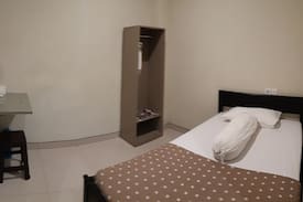 Ambon Hostel | Penginapan Cahaya Ambon -single room 1