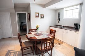 Wasaga Beach Bed & Breakfast | Casa Wasaga B&B (Roma Suite)