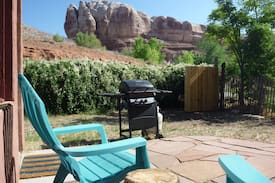 Bluff House | Bluff - Raven's Nest - Private, Peaceful & Views!