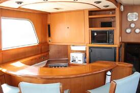 Clinton Boat Rental | Stay-aboard trawler New Moon or cruiser White Bear