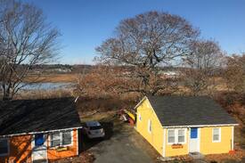 Pine Point Cabin | Sunrise Cottage, Pine Point - 2 min bed to beach!