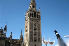Santa Cruz Apartment | Super Central, Next to la Giralda, Shared Terrace with Stunning Views