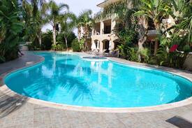 Kiti Apartment | Cypress Garden Views Apt
