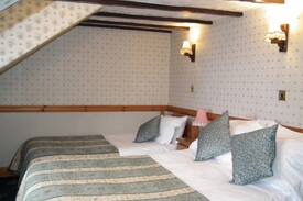 Arrochar House | Standard Double Rm (Phone number hidden by Airbnb)