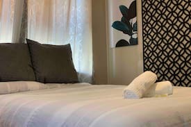 Cowra House | Stylish comfortable room in Cowra - D