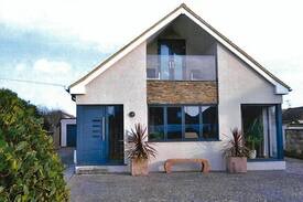Ferring House | Ferring home a stone's throw from the beach