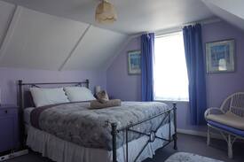 Akaroa Hotel | Chez La Mer -Unique Character Accommodation (dorm)