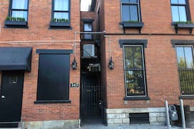 Scioto Mile House | Dempsey’s Jury Room Guest Suite Downtown Columbus