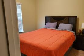 Douglasville House | A spacious & gorgeous home minutes from 6 flags!