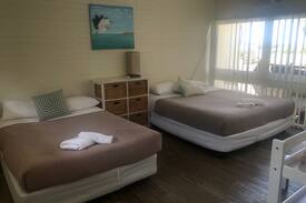 Shoalhaven Heads Hotel | Hedys Riverside Accommodation - Motel Rooms