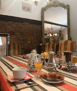 Montmelas-Saint-Sorlin House | Chambres d'hôtes à côté du Château de Montmelas