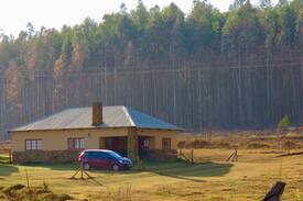 Ardmore House | 2 BDRM MTN Facing Pet-Frdly Self-Catered