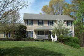 Batesville House | Castle on the Court-Spacious convenient 5BR 4.5 BA