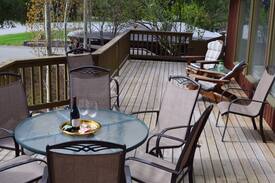 East Kootenay Cabin | The Lily Pad with Beach Access