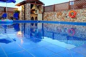 Provarma Villa | luxury villa στον αποκορωνα στης καλυβες με θεα