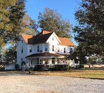 Wynnburg Bed & Breakfast | Eagle’s Rest Inn / Bed and Breakfast